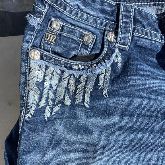 Miss me size 26 jeans lot of 3 Pairs of the pairs of capris one is boot cut. - Picture 5 of 16